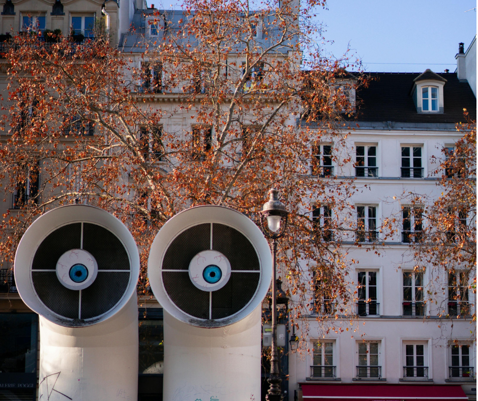 Moderne Fassade mit charakteristischer Detaillierung